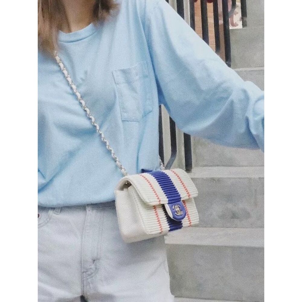 Chanel Women Pre-Loved Bag Very Good Condition - Picture 9 of 9